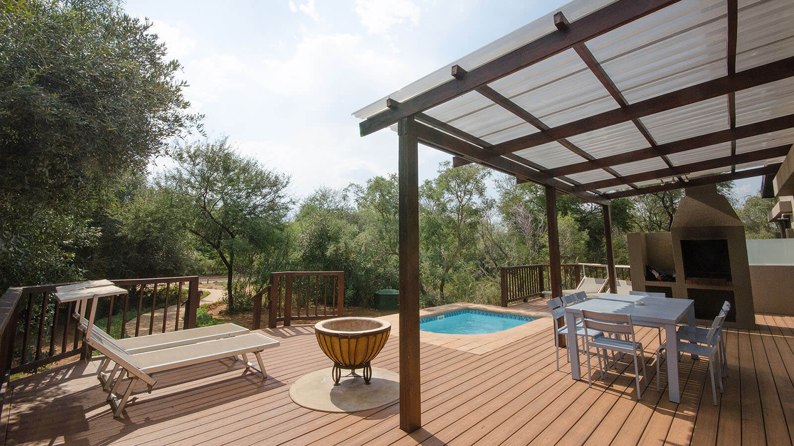 Four Bedroom Chalet with Splash Pool