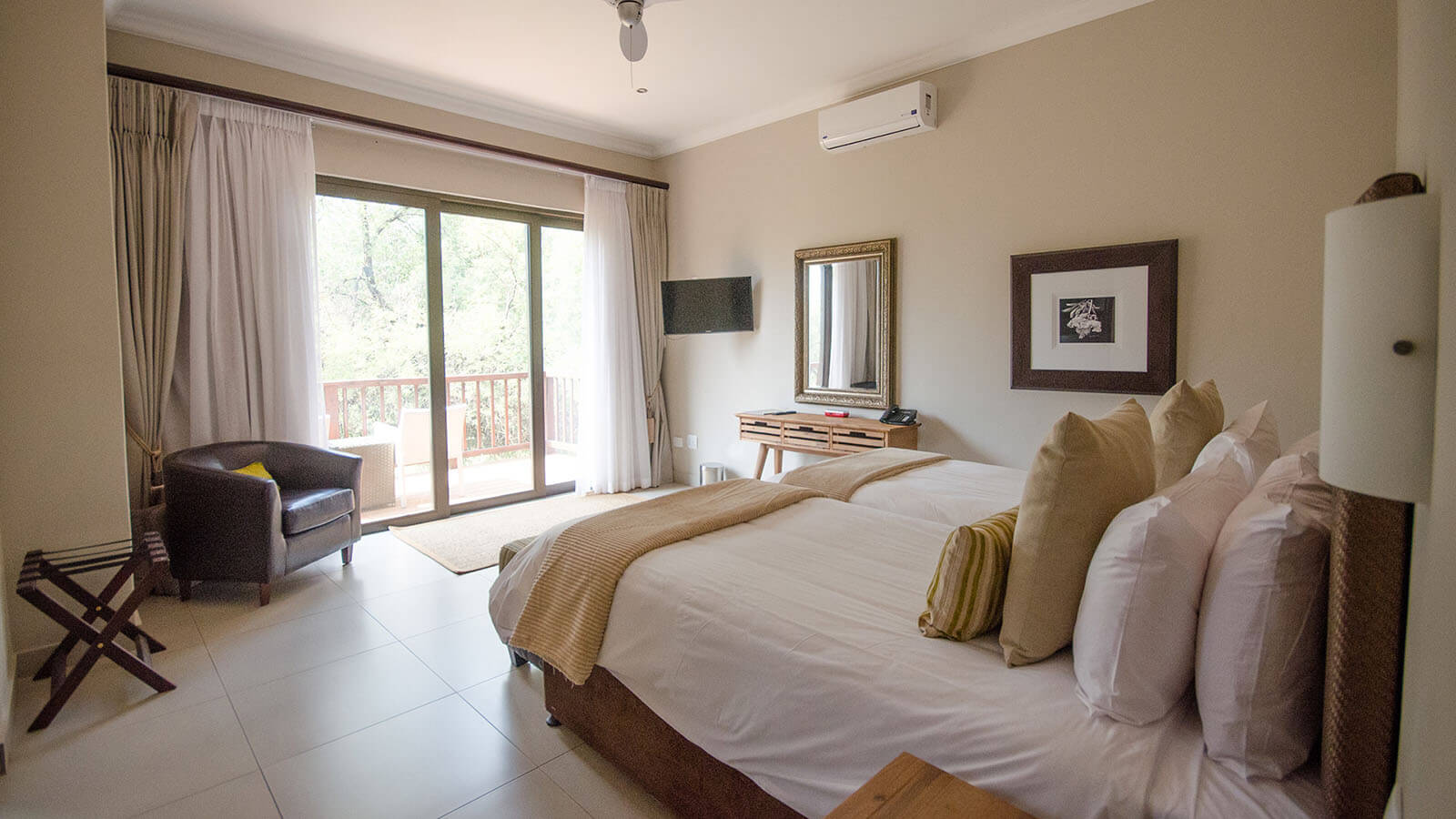 Four Bedroom Chalet with Splash Pool