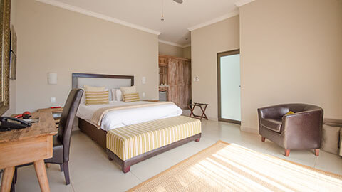 Four Bedroom Chalet with Splash Pool