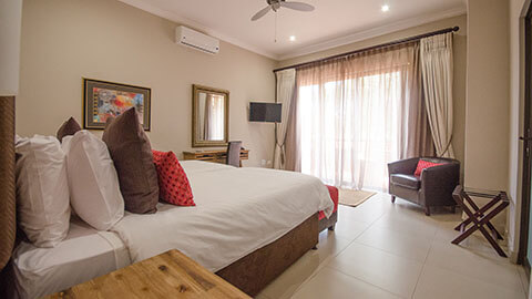 Four Bedroom Chalet with Splash Pool